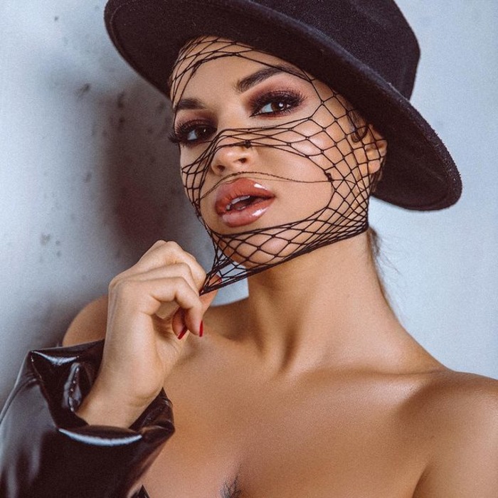 Serbian Singer Teodora Dzehverovic