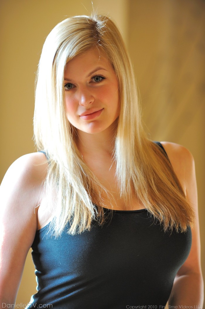Danielle shows off her tasty body - picture 1