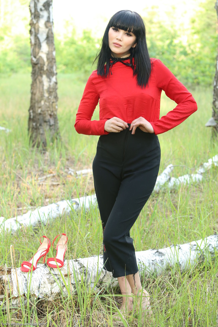 Black Haired Malena - picture 1