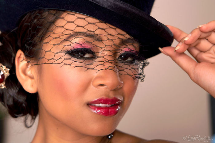 Kina Kai Cabaret Girl - picture 1