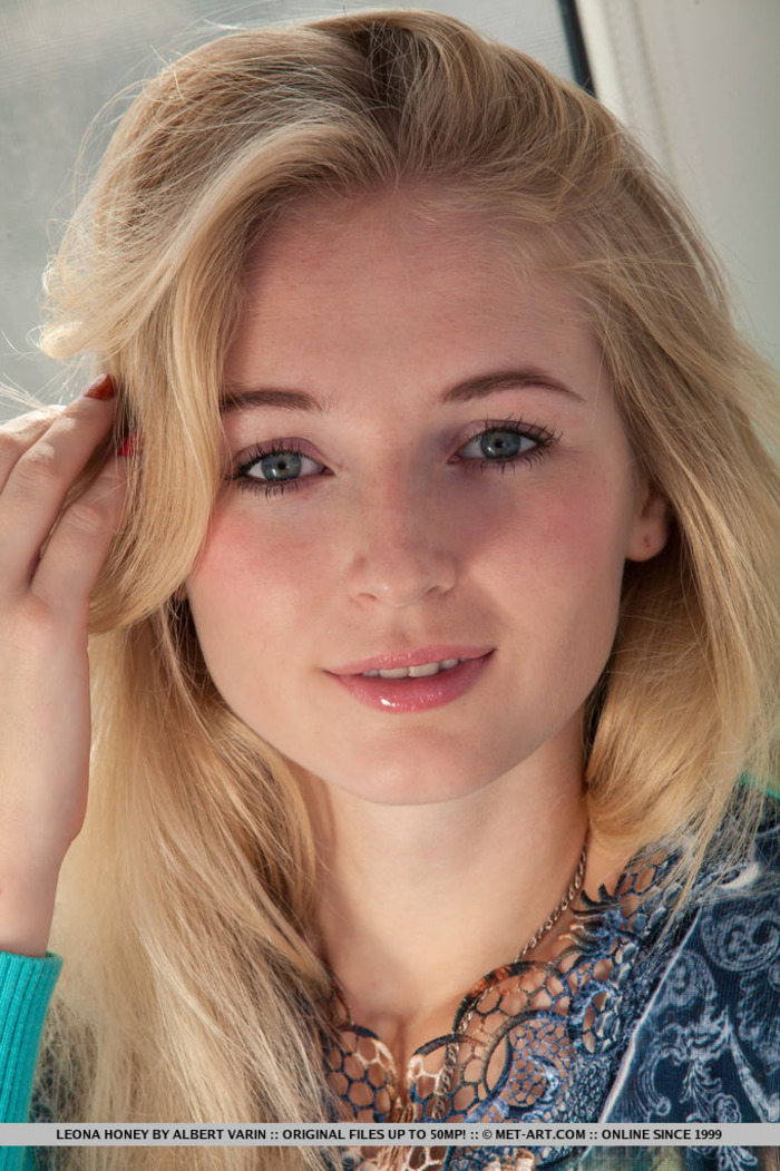 Leona Honey - Renies