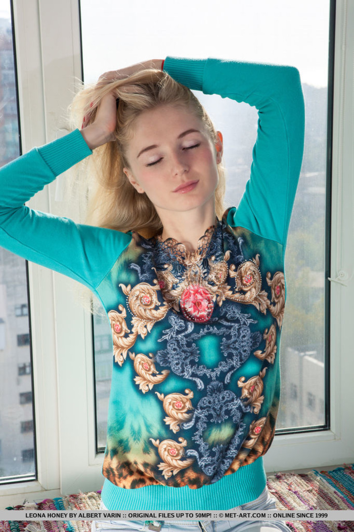 Leona Honey - Renies