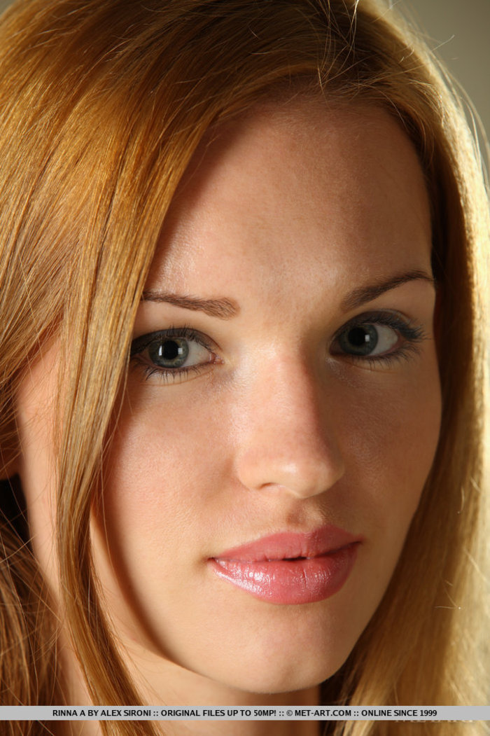 Presenting Rinna by Met Art