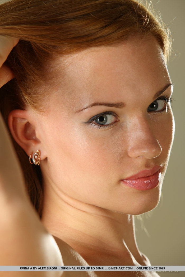 Presenting Rinna by Met Art