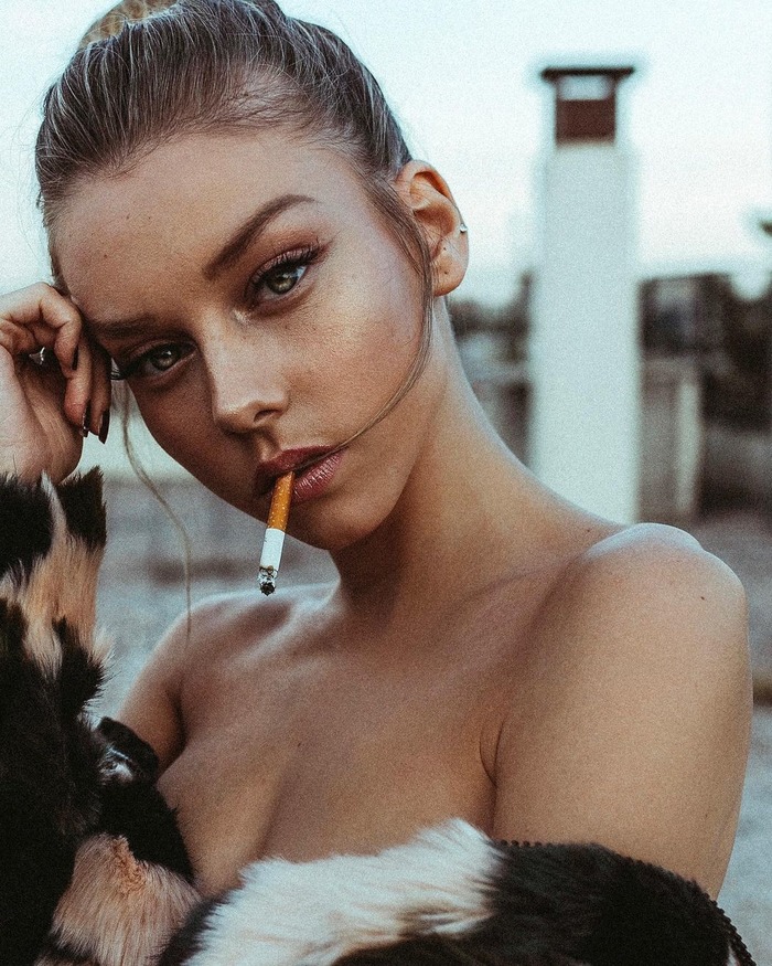Beautiful Model Ester Exposito