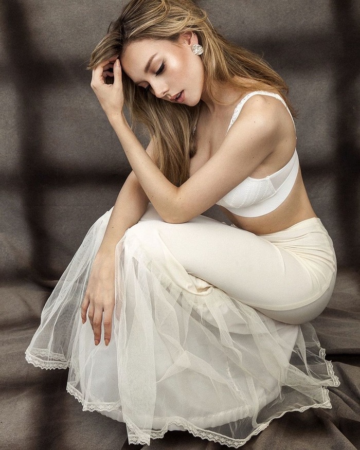 Beautiful Model Ester Exposito
