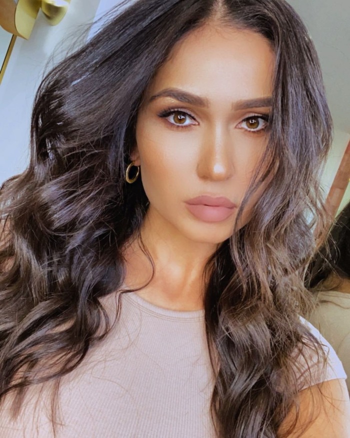 Always Smiling, Always Hot