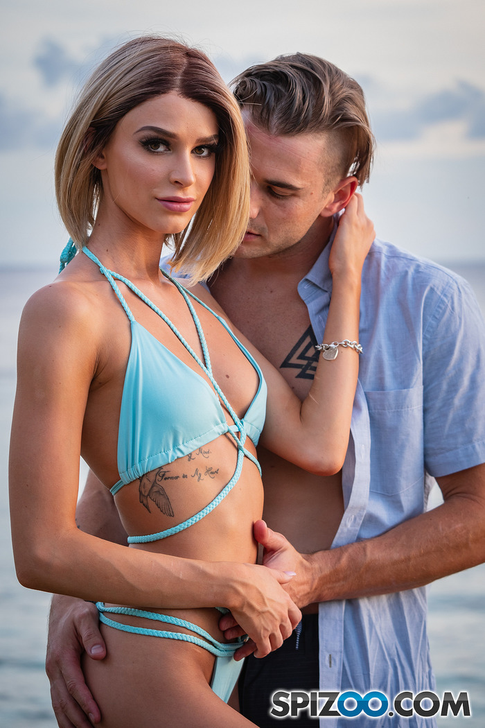Emma Hix Goes Erotica