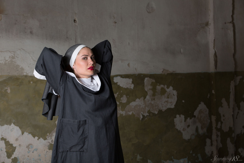 Playful nun - picture 3