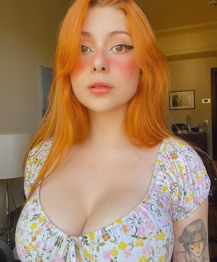 Busty Gamer Girl Paula - picture 15