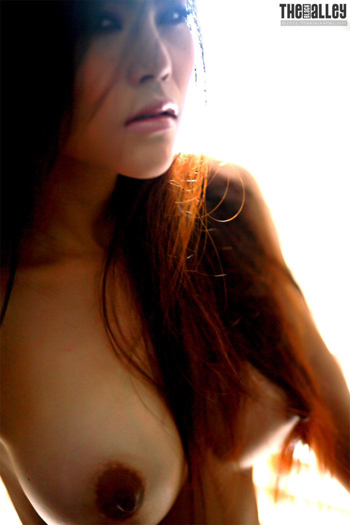 Juliana Young Showing Her Tight Body - picture 7