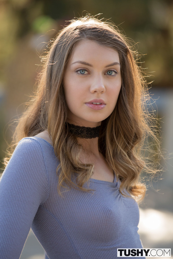 Elena Koshka Gets Anal Fucked