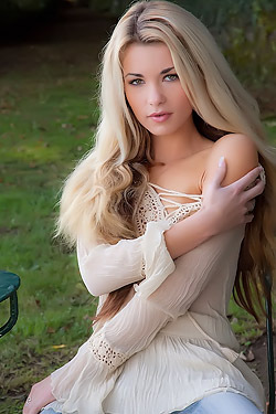 Mia Photos From The Normandy