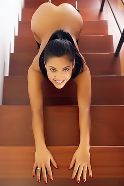 Brunette Cutie Apolonia