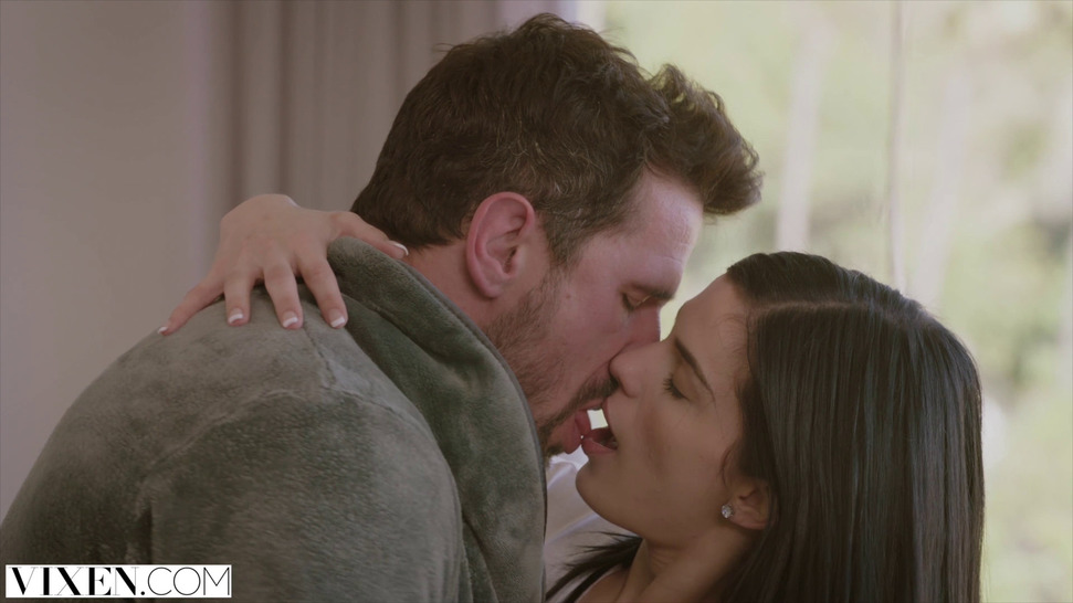 Young Actress Has Crazy Passionate Sex