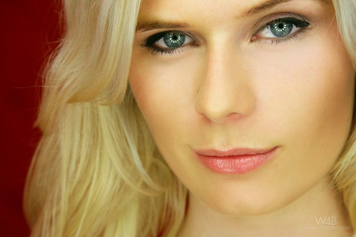 Lynn Kross firm and natural - picture 9