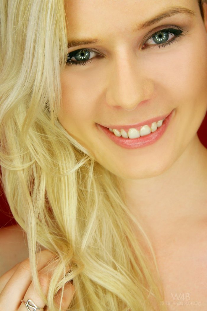 Lynn Kross firm and natural - picture 10
