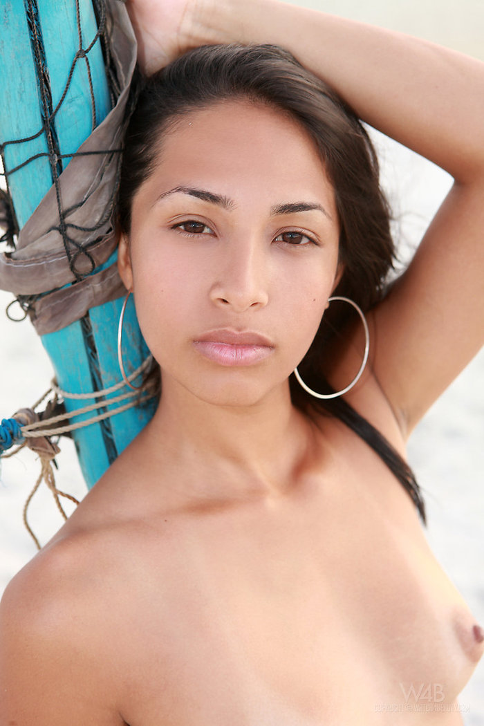 Ruth Medina In Beach Player