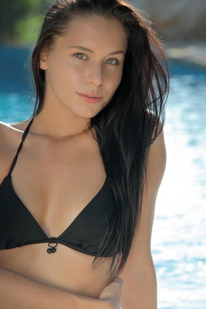 July Saint spread her long legs